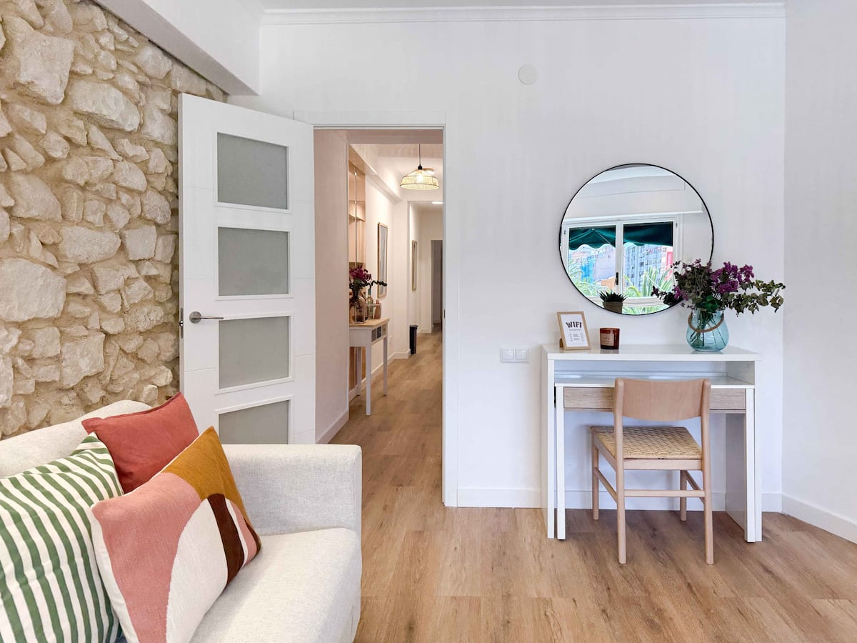 dd2eac24-0b57-4c1e-bb6a-878f0d5f3a05